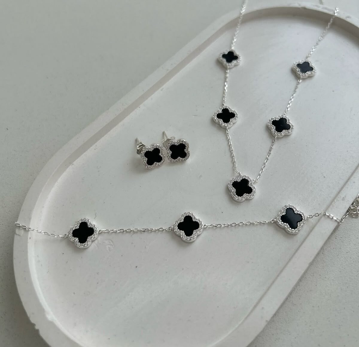 Conjunto TRENDY Pulsera/Cadena/Caravanas